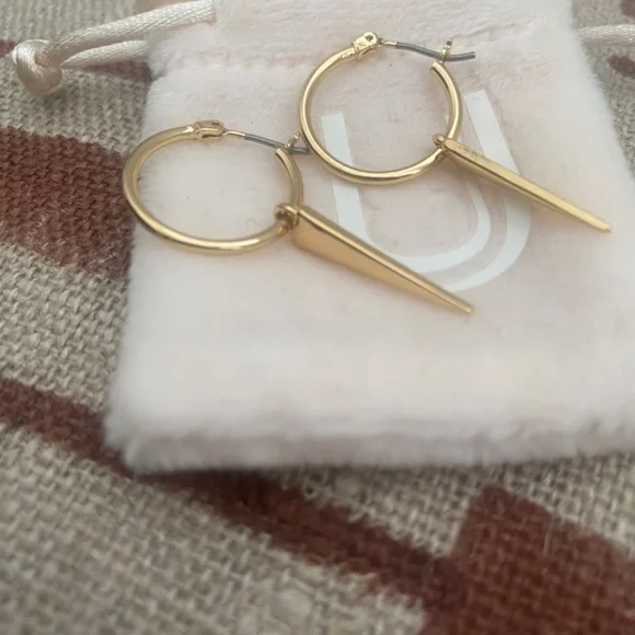 UNCOMMON JAMES Sharp Shooter Earrings 14k Gold Plated Brass - Picture 5 of 5